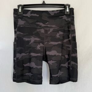 Athleta Ultimate Stach Pocket Camo Women's Shorts